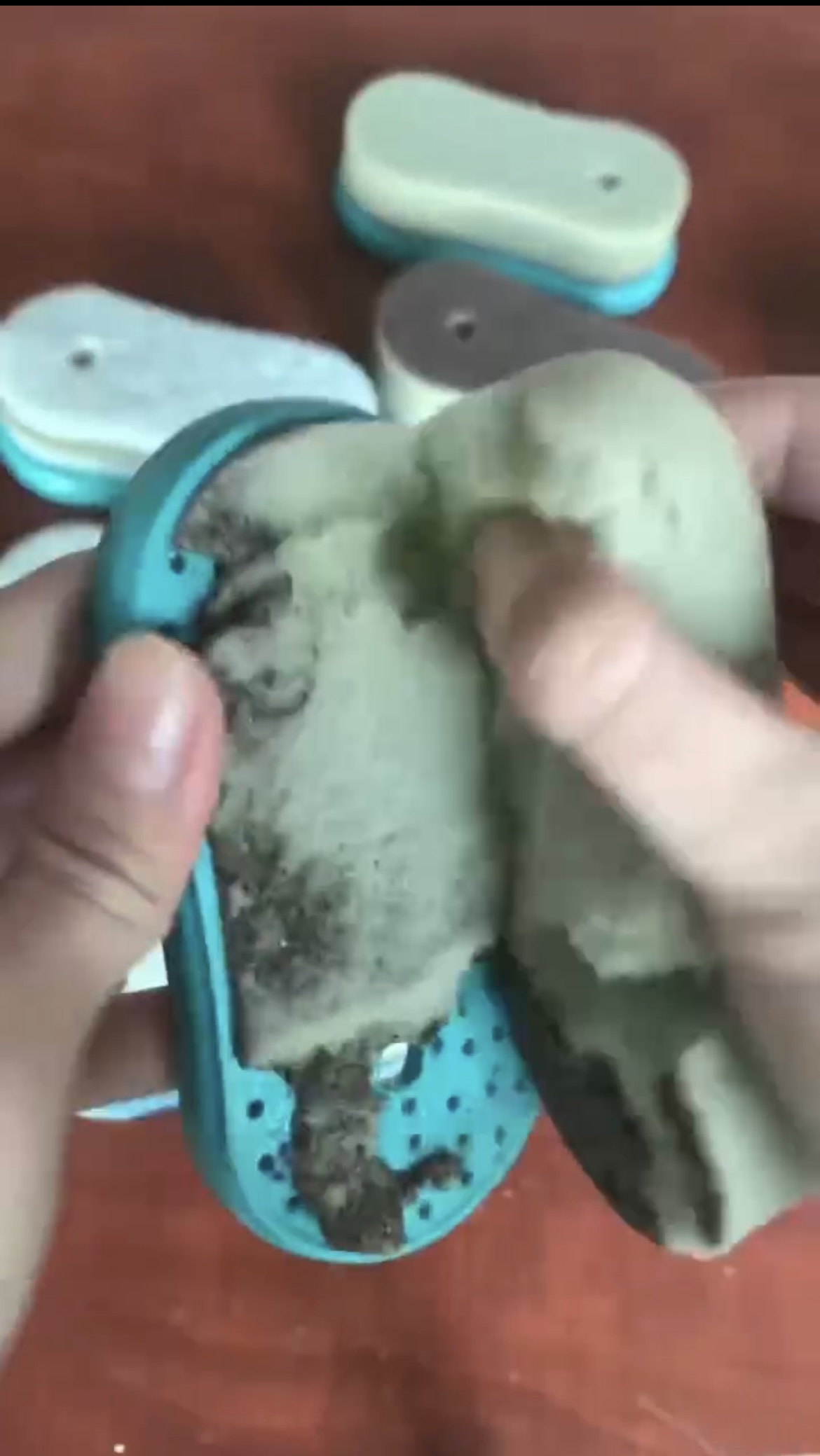 PBT材质粘海绵用什么胶水可以粘接？